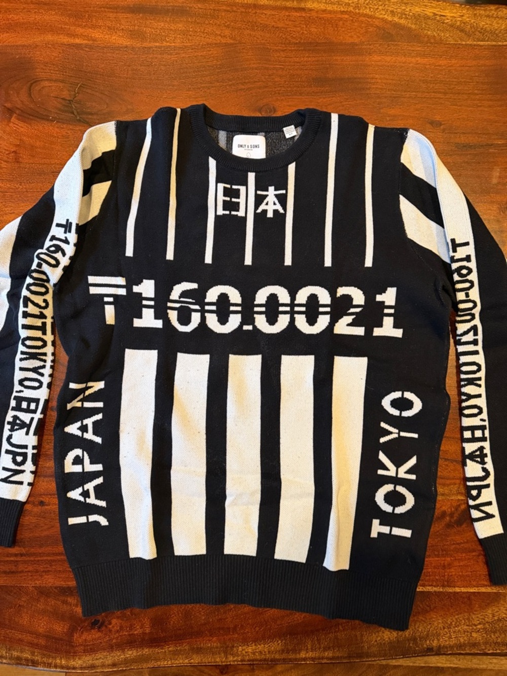 ONLY & SONS Black and White Japan Tokyo Graphic Crewneck